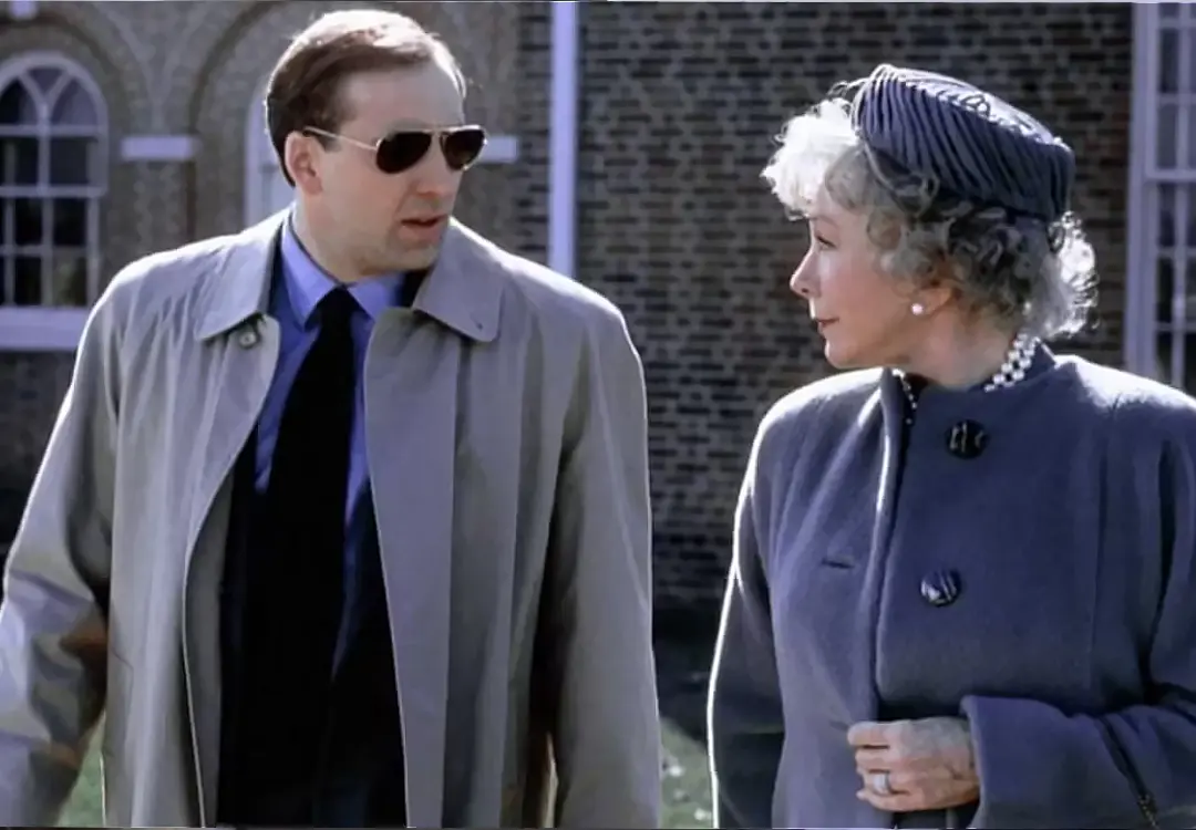 Nicolas Cage y Shirley MacLaine Tess y su guardaespaldas