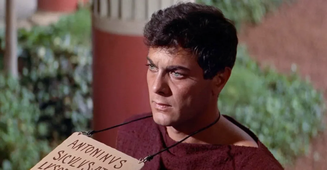 Tony Curtis hace el papel de Antonino
