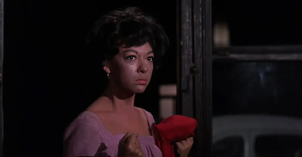 Rita Moreno como Anita en West Side Story