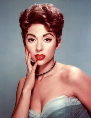 Rita Moreno en los años 50
