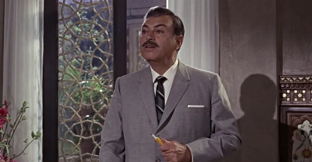 Pedro Armendáriz interpretando a Kerim Bey en la película de James Bond de 1963 Desde Rusia con Amor. 