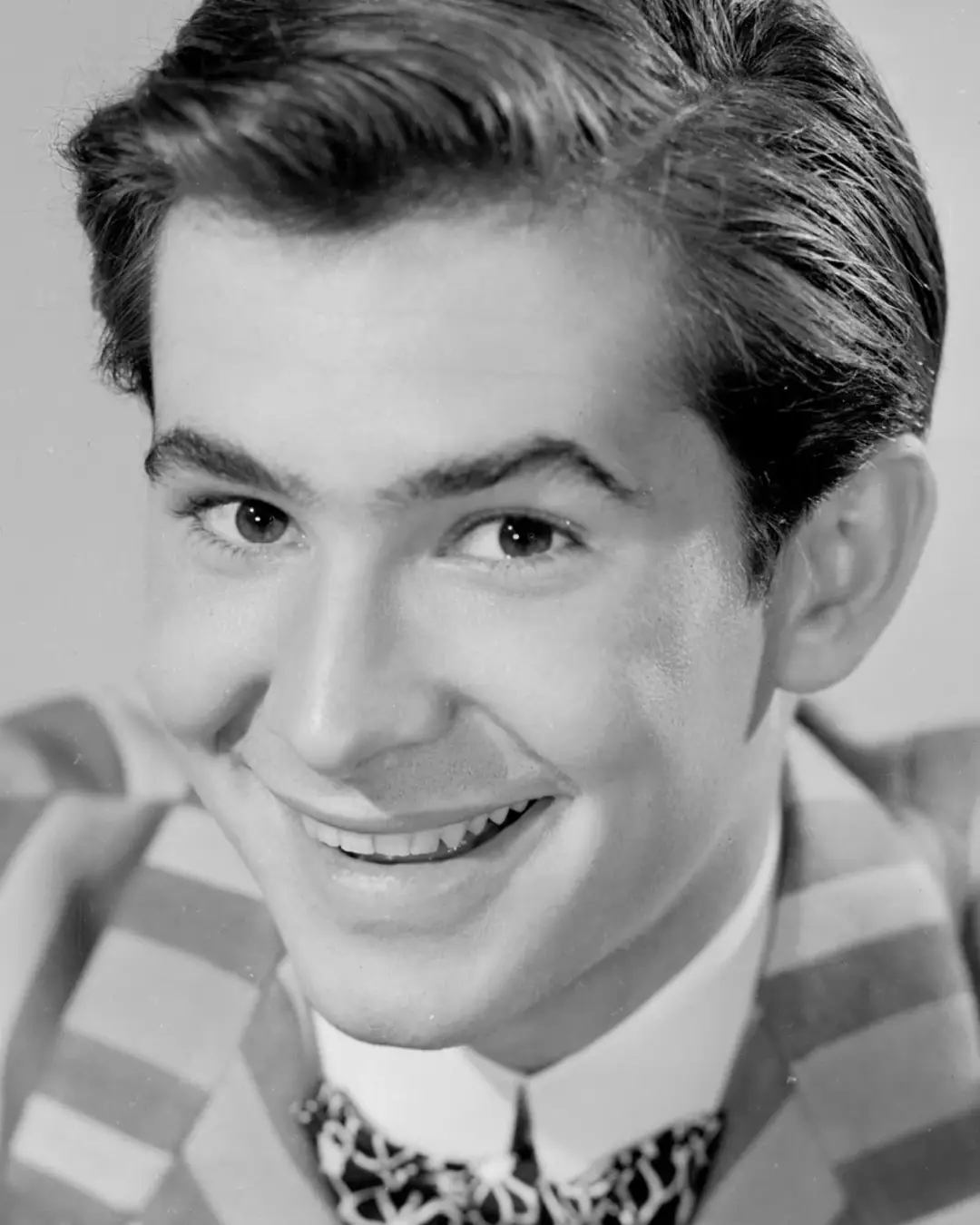 Anthony Perkins: El actor que hizo temer las duchas | Biografía y películas, image size:1080x1350