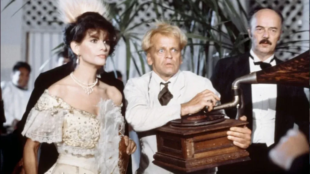 Claudia Cardinale interpreta a la dueña de un burdel