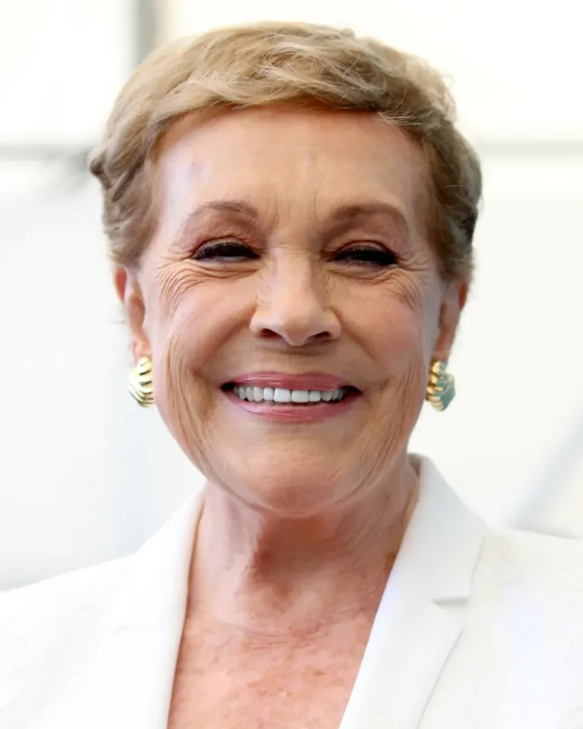 Acrtess Julie Andrews