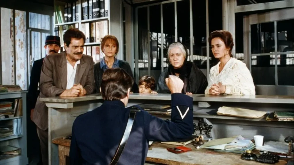 Escena de Mayrig con Cardinale y Omar Sharif