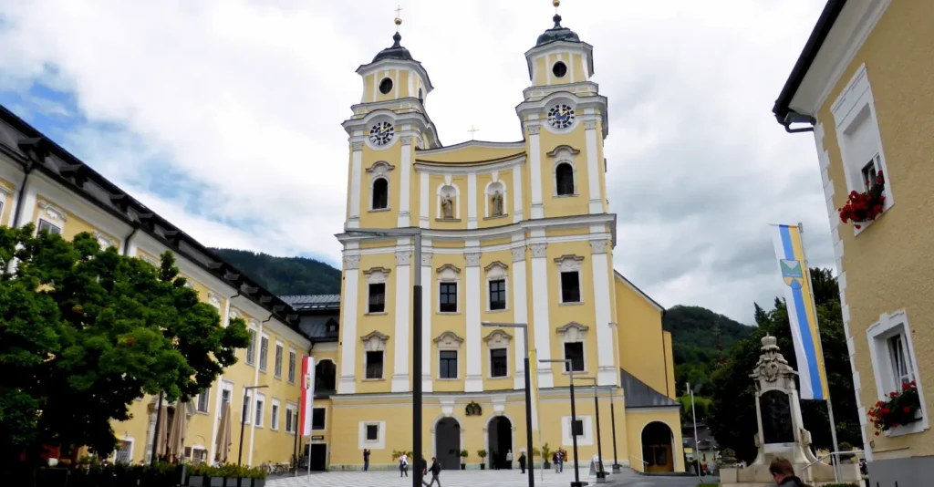Basílica de San Miguel (St. Michael’s Basilica) en Mondsee