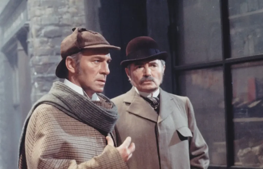 Sherlock Holmes y John Watson en Asesinato por decreto (1979)