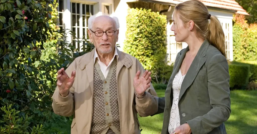 Eli Wallach y Kate Winslet en The Hollyday (2006)