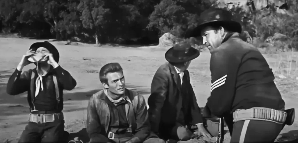Clint Eastwood y Scott Brady en Ataque bajo el sol (1958)