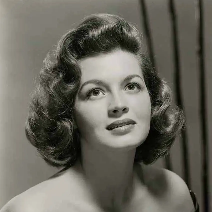 Retrato de Angie Dickinson en los años 50