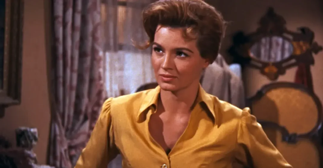 Angie Dickinson interpretó a Feathers, una jugadora de Poker