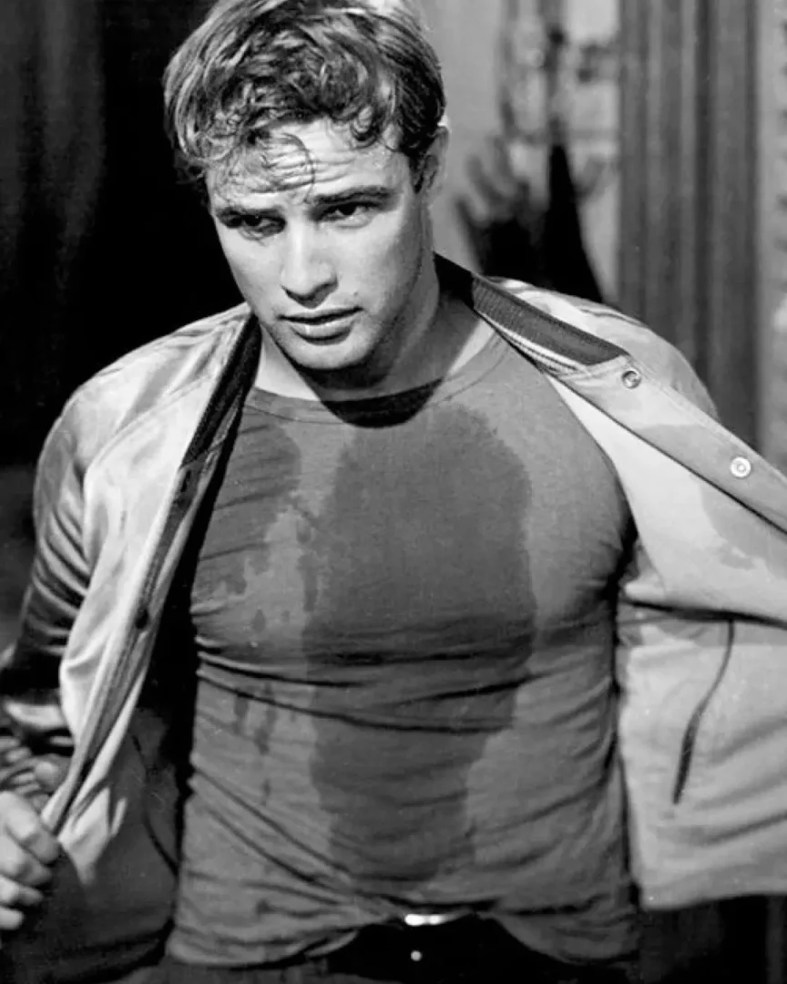 Marlon Brando joven, en Un Tranvía llamado deseo jóven