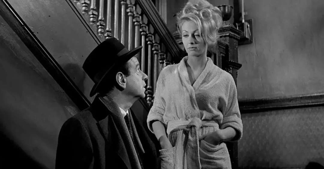 Judi West y Walter Matthau urden sus planes a espaldas de Lemmon