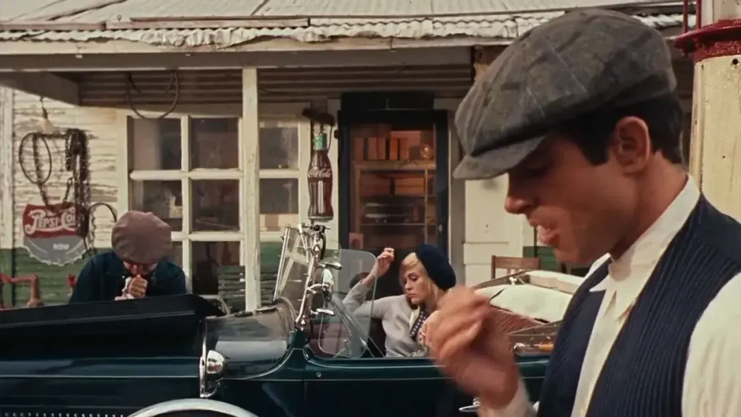 Gasolinera donde conocen a Moss 