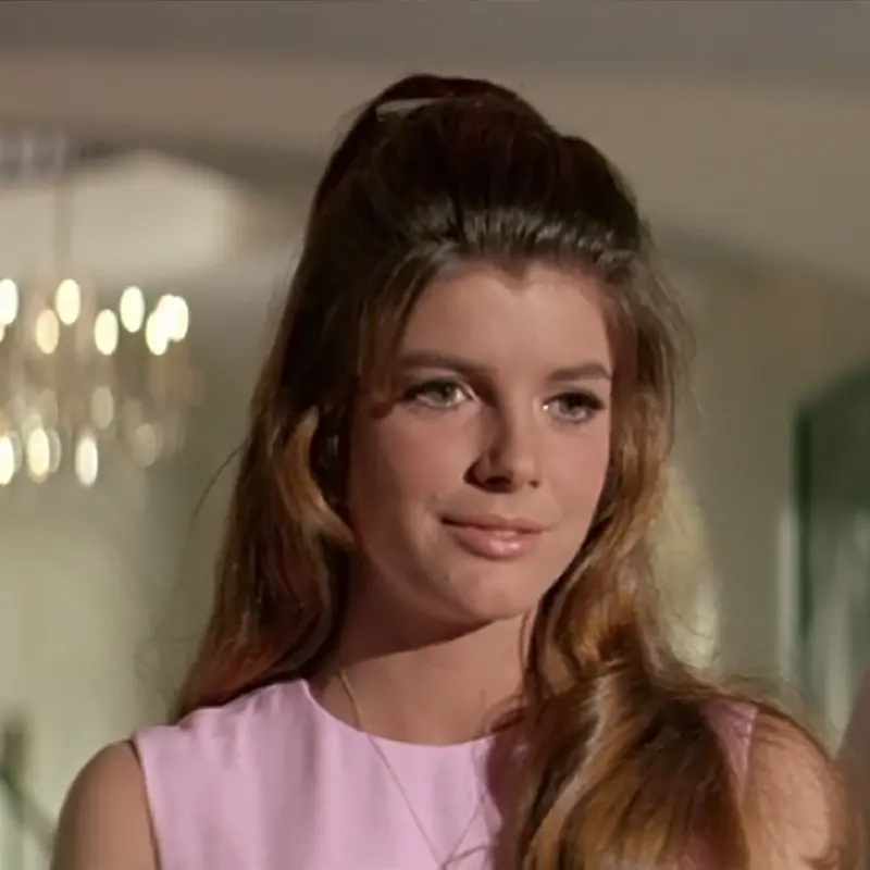 Katharine Ross es Elaine Robinson