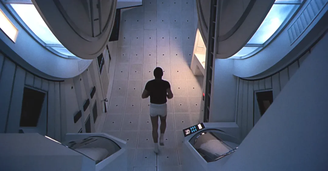 Frank Poole haciendo footing por la Discovery One