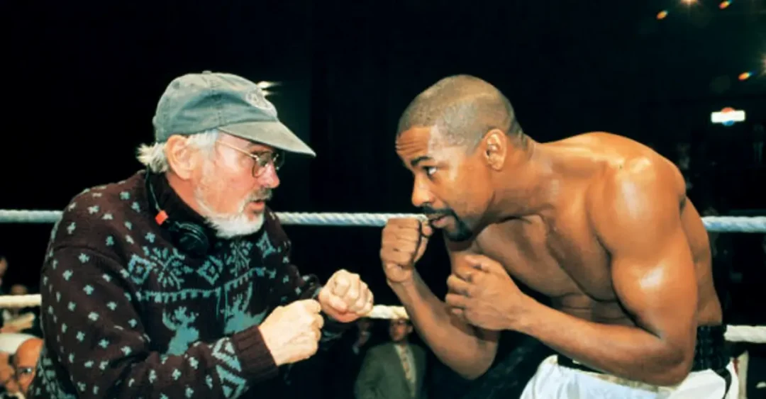 Norman Jewison dando instrucciones a Denzel Washington durante el rodaje de Huracán Carter