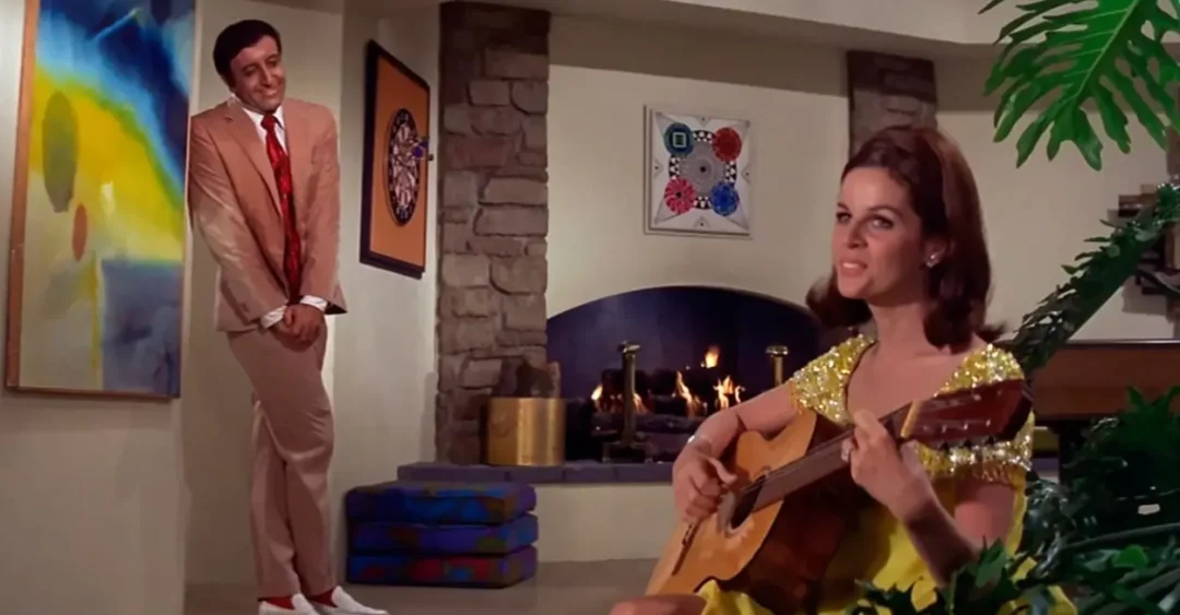 Peter Sellers y Claudine Longet en El guateque (1967)