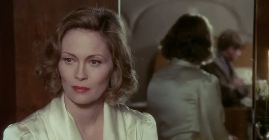 Faye Dunaway en El viaje de los malditos (1976)