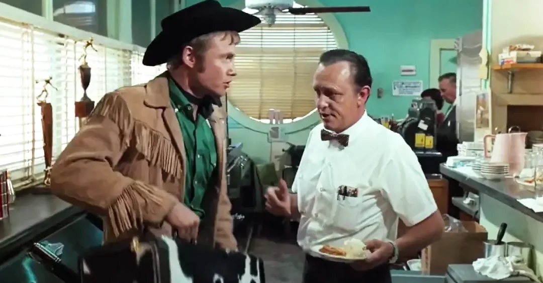 Joe Buck deja su trabajo de lavaplatos en Texas para ir a Nueva York