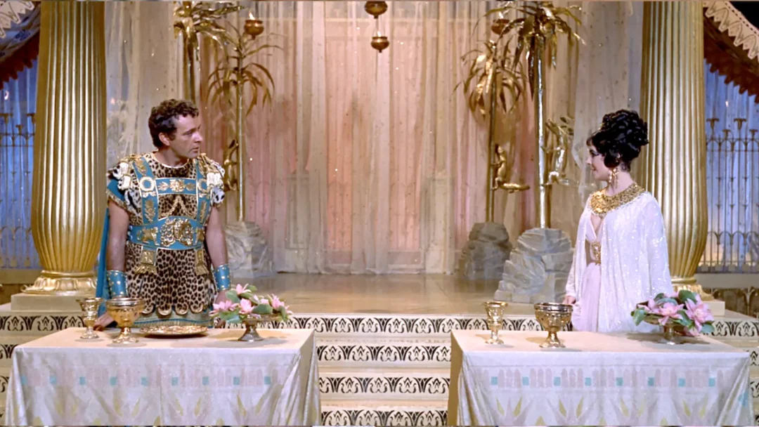Richard Burton y Elizabeth Taylor en Cleopatra (1963)