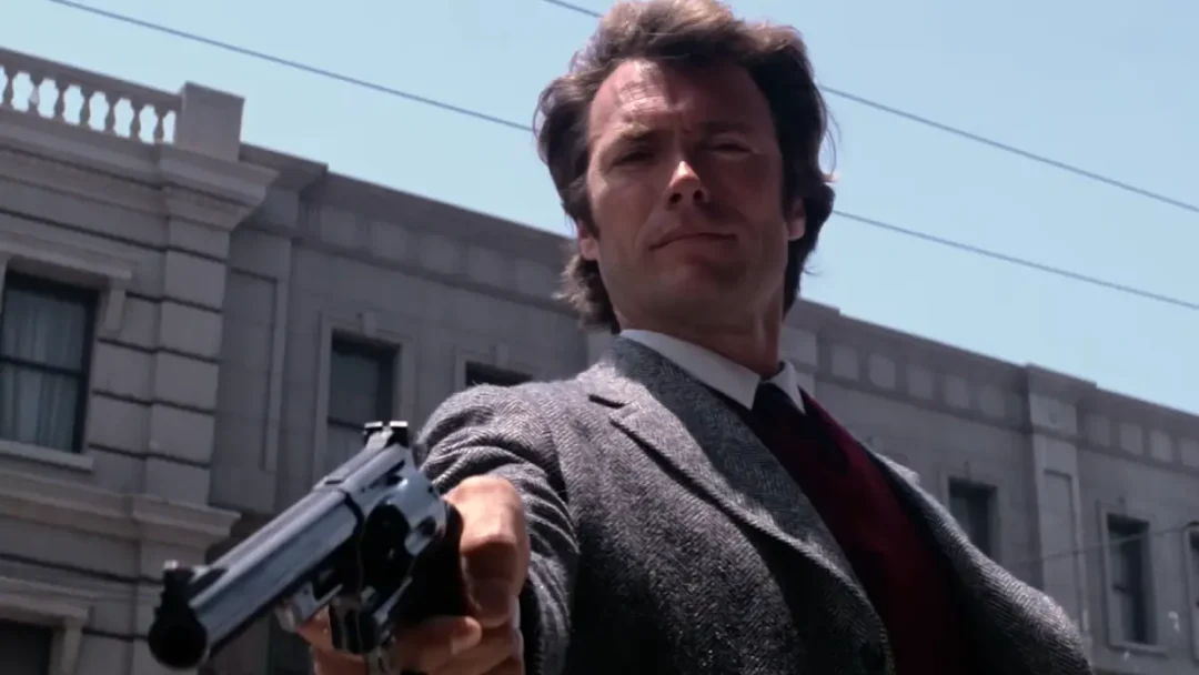 Clint Eastwood en la famosa escena del tiroteo inicial
