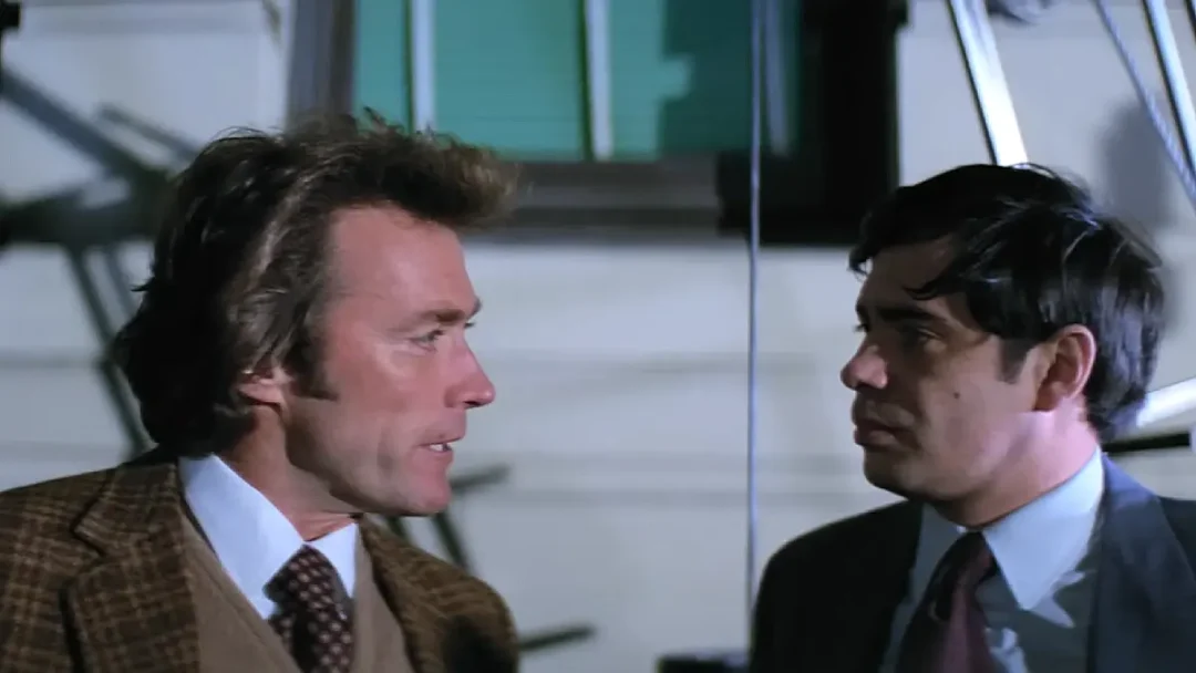 Clint Eastwood y Reni Santoni en Harry el sucio