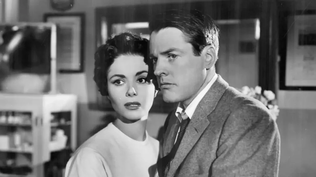 Kevin McCarthy y Dana Wynte en La invasión de los ladrones de cuerpos (1956)
