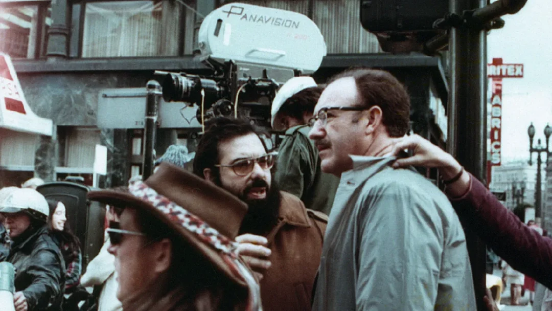Coppola dando instrucciones a Gene Hackman en el rodaje de La conversación