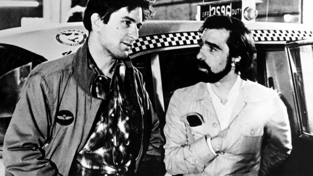 Martin Scorsese da instrucciones a Robert De Niro en Taxi Driver