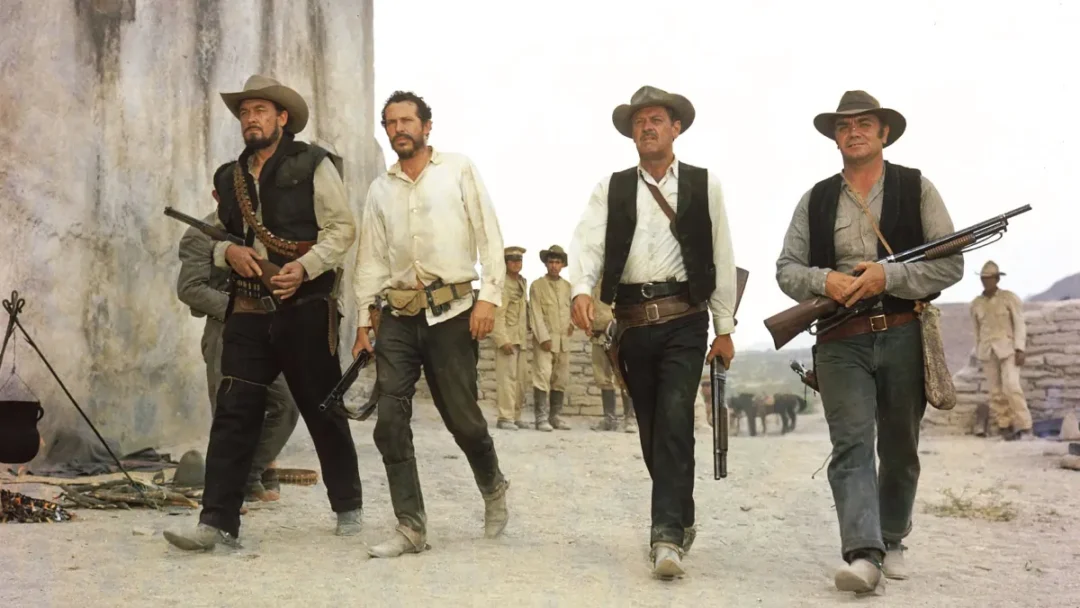 Ben Johnson, Warren Oates, William Holden y Ernest Borgnine en Grupo Salvaje (1969)