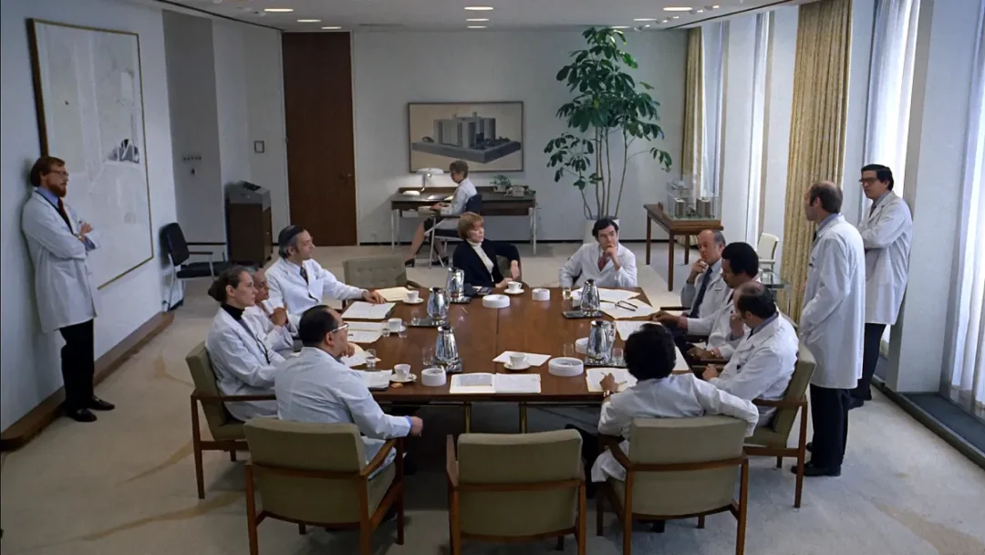 Claustro médico con Chris MacNeil en El Exorcista